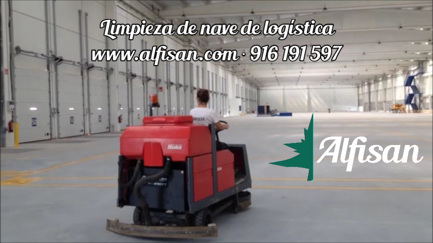 Maquina fregadora de suelos para grandes centros de logistica