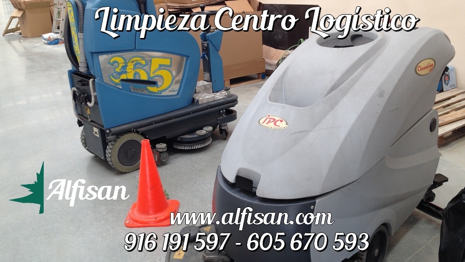 Maquina fregadora de suelos para centros de logistica