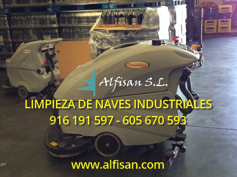Maquina fregadora de suelos de naves industriales en Alcalá de Henares